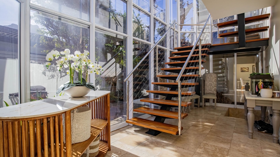 6 Bedroom Property for Sale in Newlands Western Cape